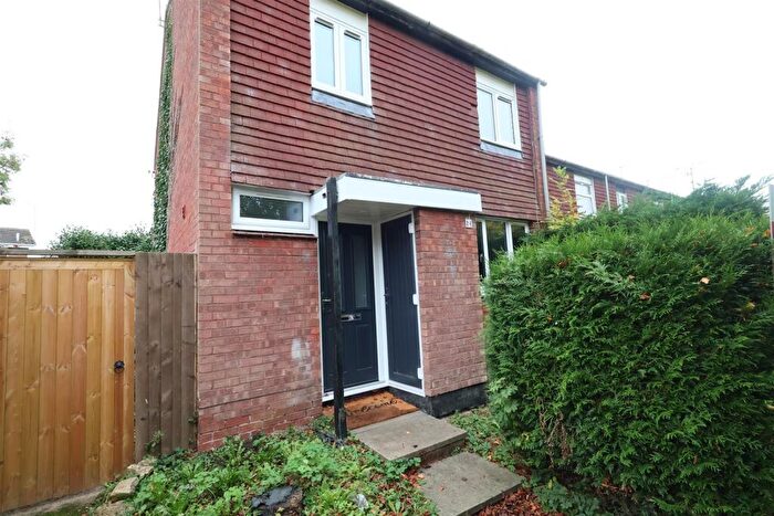 3 Bedroom Semi-Detached House To Rent In Edgeworth Close, Redditch, B98