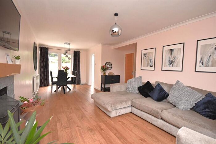 3 Bedroom Semi-Detached House For Sale In Warwick Close, Neston, CH64