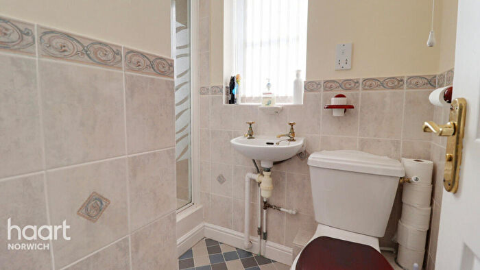 4 Bedroom Detached House To Rent In Staitheway Road, Norwich, NR12