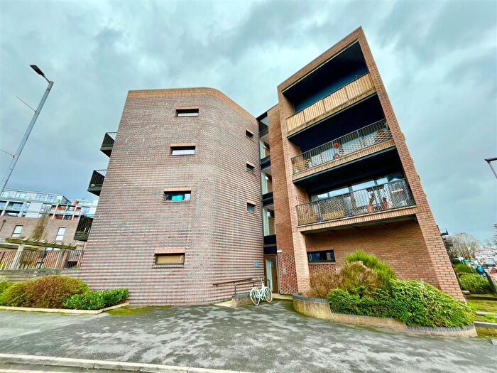 2 Bedroom Apartment To Rent In Burgess House, New Union Street, Manchester, M4