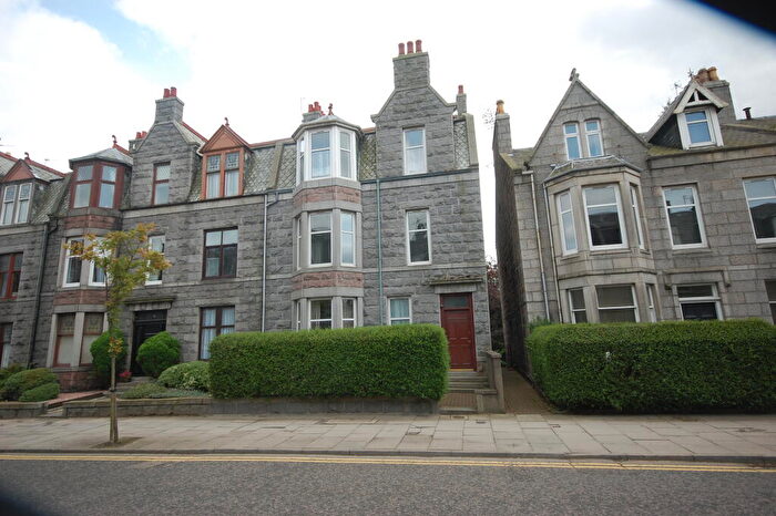 2 Bedroom Flat To Rent In Union Grove, First Floor, Aberdeen, AB10