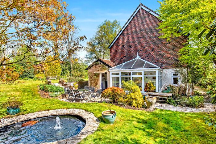 4 Bedroom Detached House For Sale In Church Road, Upper Farringdon, GU34