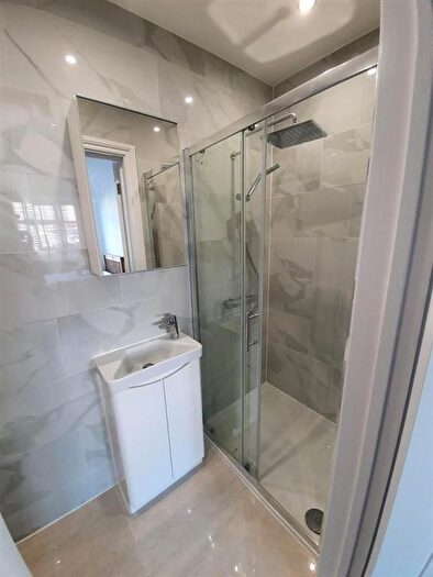 Studio To Rent In Highcliffe Gardens, Ilford, IG4