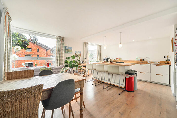 3 Bedroom Maisonette For Sale In Don Phelan Close, Camberwell, London, SE5