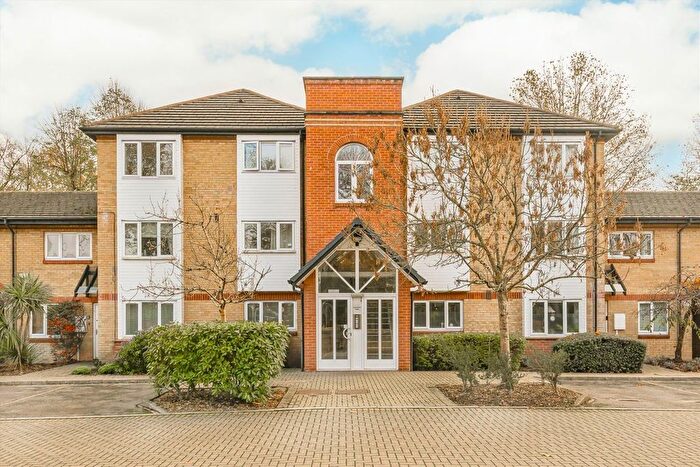 1 Bedroom Flat To Rent In Heathcote Road, St Margarets, TW1