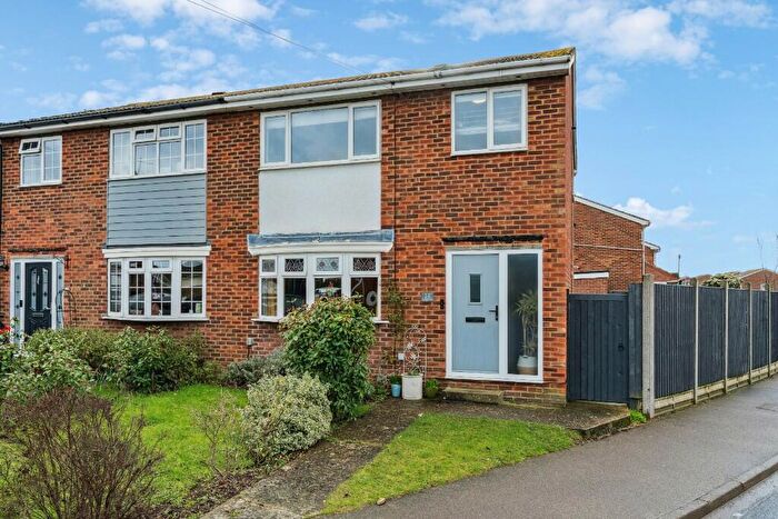 3 Bedroom Semi Detached House For Sale In George Place, St Neots, PE19