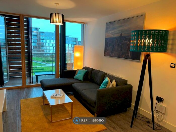 2 Bedroom Flat To Rent In Sapphire House, Milton Keynes MK9