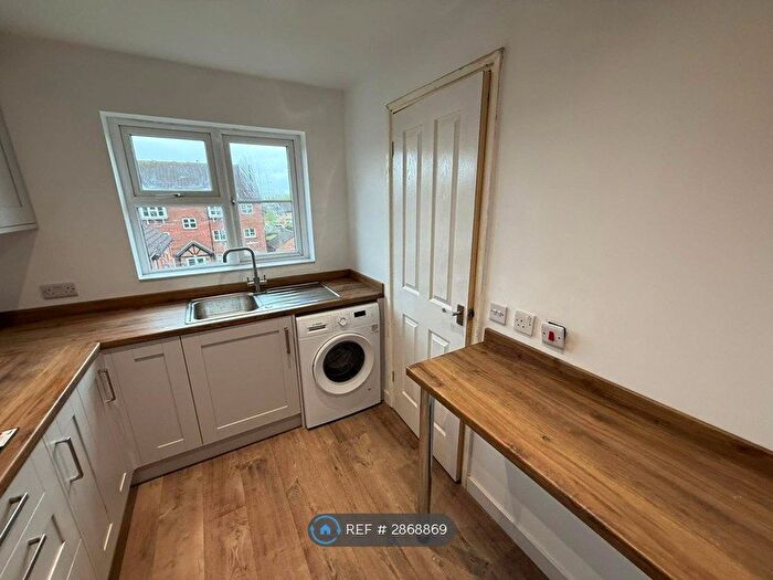 2 Bedroom Flat To Rent In Redwood Close, Watford, WD19