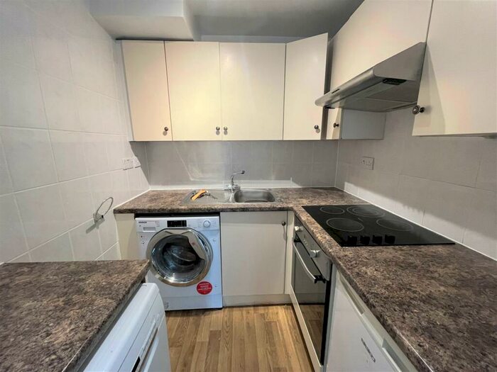 Flat To Rent In Marine Parade, Brighton, BN2