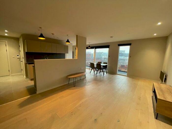 2 Bedroom Apartment To Rent In City Gardens, M15
