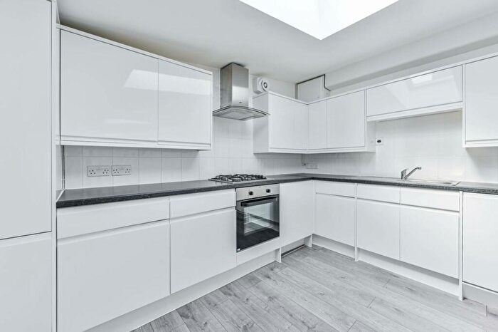 1 Bedroom Flat To Rent In Este Road, Battersea, London, SW11