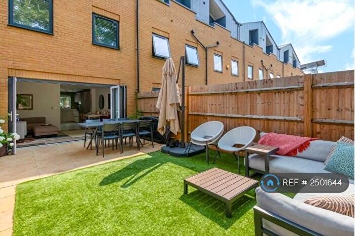 4 Bedroom Terraced House To Rent In Faren Terrace, Mitcham, CR4