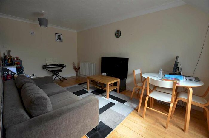 2 Bedroom Flat To Rent In Warbler Court, Wagtail Close, Colindale, NW9