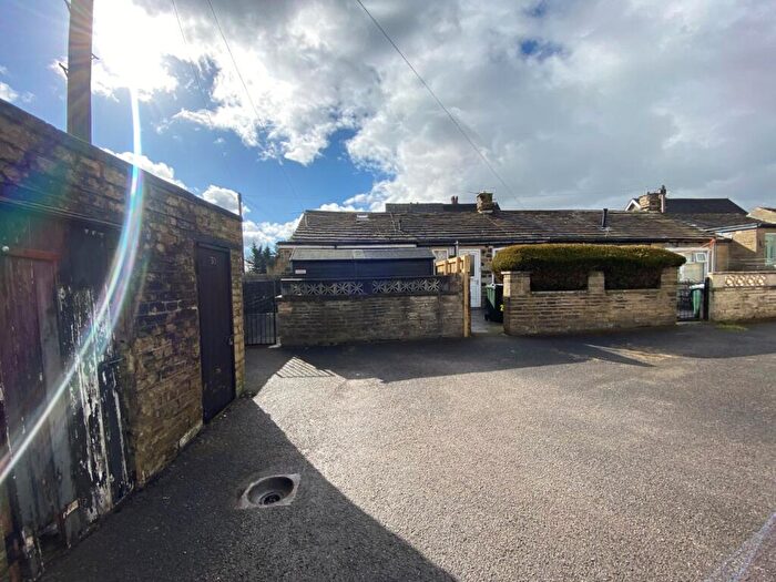 1 Bedroom Bungalow For Sale In Pot House Road, Wibsey, Bradford, BD6