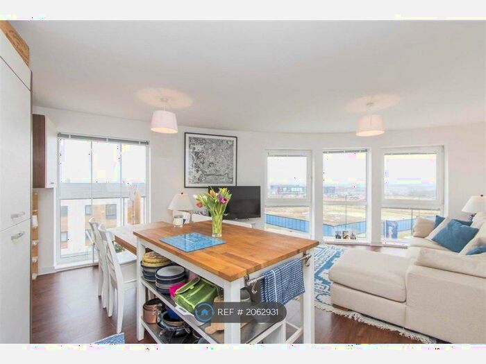 2 Bedroom Flat To Rent In Tall Elms Road, Patchway, Bristol, BS34