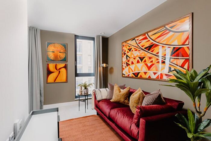 Apartment To Rent In Hove Central, Boulevard Place Hove, BN3