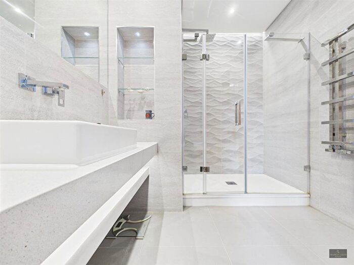 2 Bedroom Flat For Sale In Southernhay East., Exeter, EX1