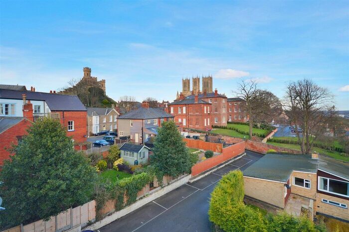 2 Bedroom Flat To Rent In Gibraltar Hill, Lincoln, LN1