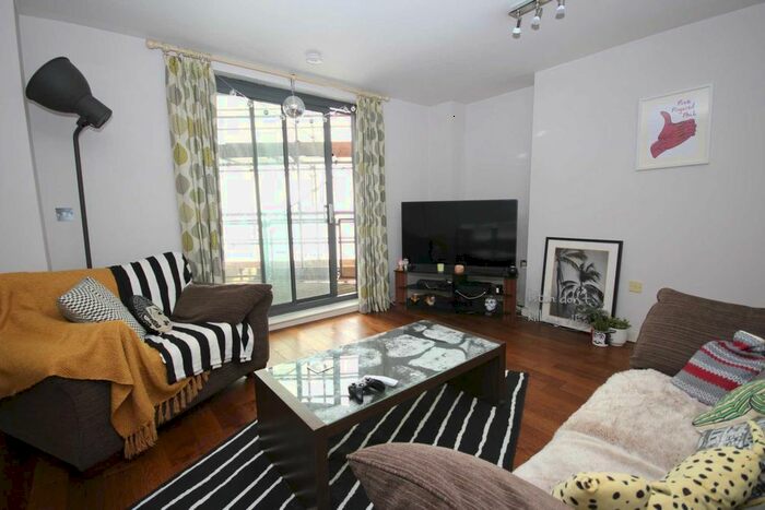 2 Bedroom Flat To Rent In Blantyre Street, Castlefield, Manchester, M15