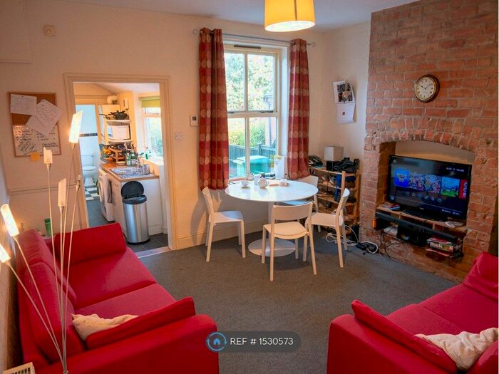 4 Bedroom Semi-Detached House To Rent In City Road, Nottingham, NG7