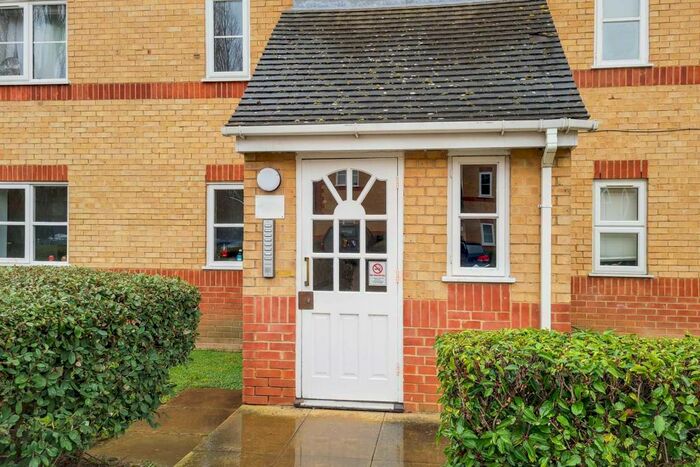 2 Bedroom Flat To Rent In Offers Court, Kingston, Kingston Upon Thames, KT1