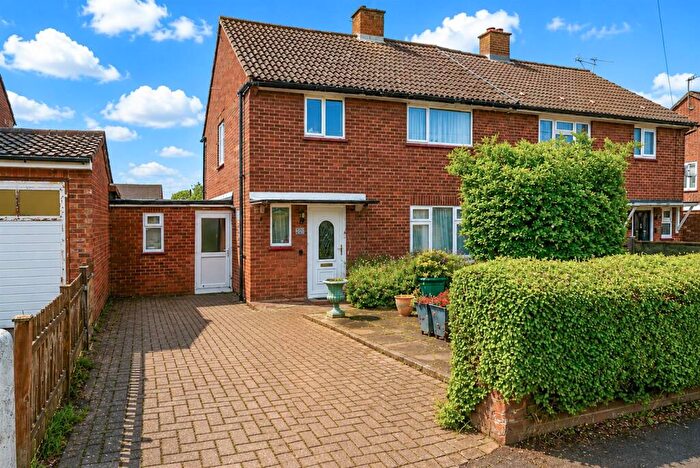 3 Bedroom Semi-Detached House For Sale In Manor Road, London Colney, St. Albans, AL2