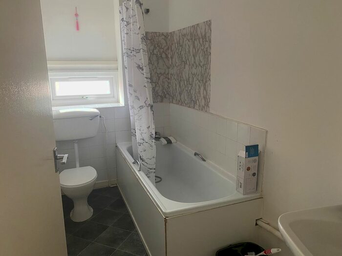 2 Bedroom Flat To Rent In Tennyson Street, Bootle, L20