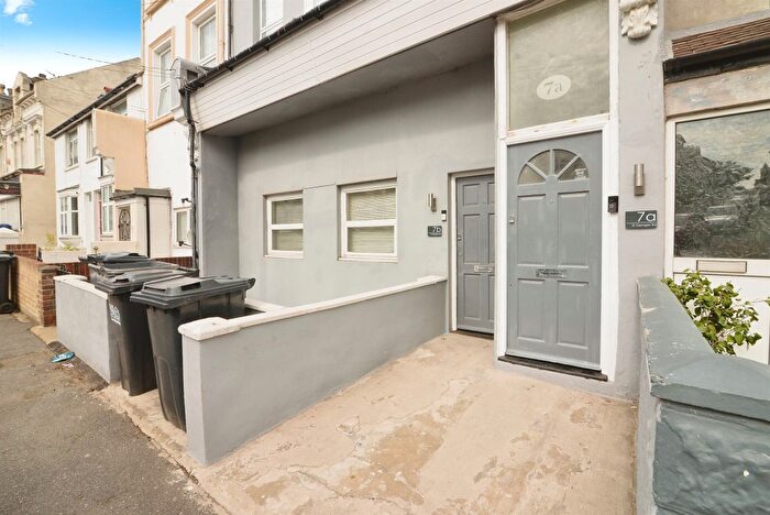 1 Bedroom Flat For Sale In St. Georges Road, Hastings, TN34