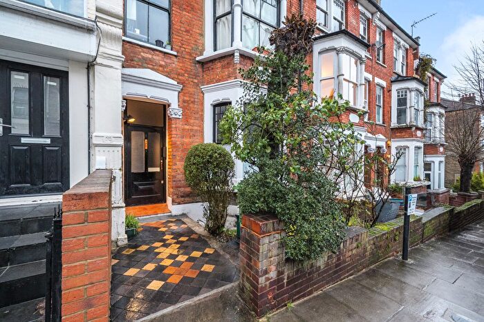 2 Bedroom Flat For Sale In Northwood Road, Highgate, London, N6