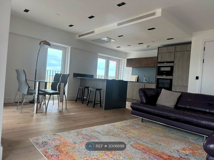 2 Bedroom Flat To Rent In Keybridge Tower, London, SW8