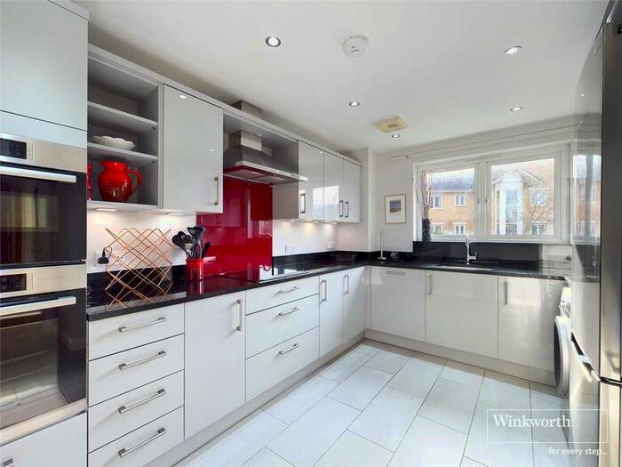 2 Bedroom Flat To Rent In Blakes Quay, Gas Works Road, Reading, RG1