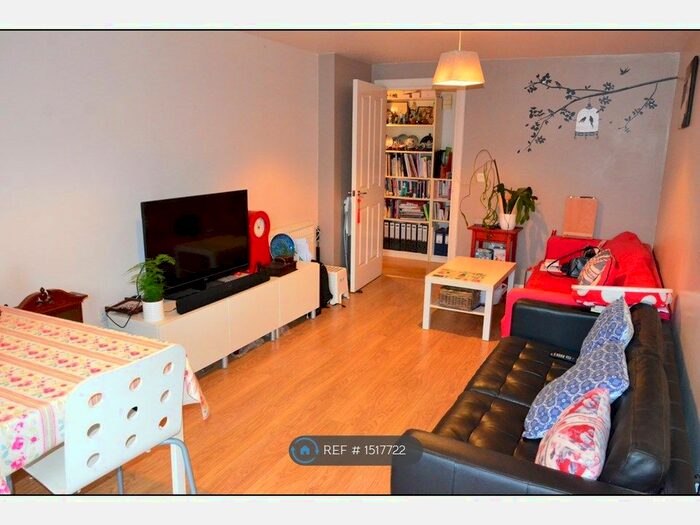 2 Bedroom Flat To Rent In Bentinck Road, West Drayton, UB7