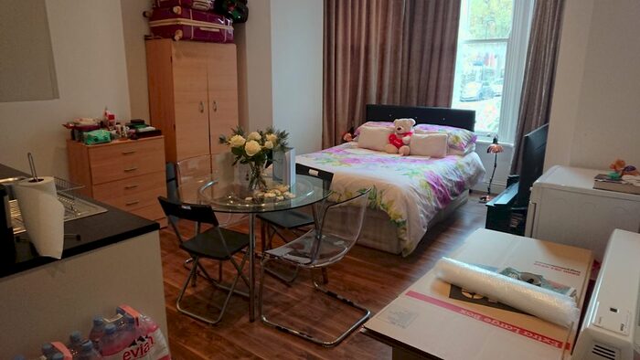 1 Bedroom Flat To Rent In Church Crescent, London, N10