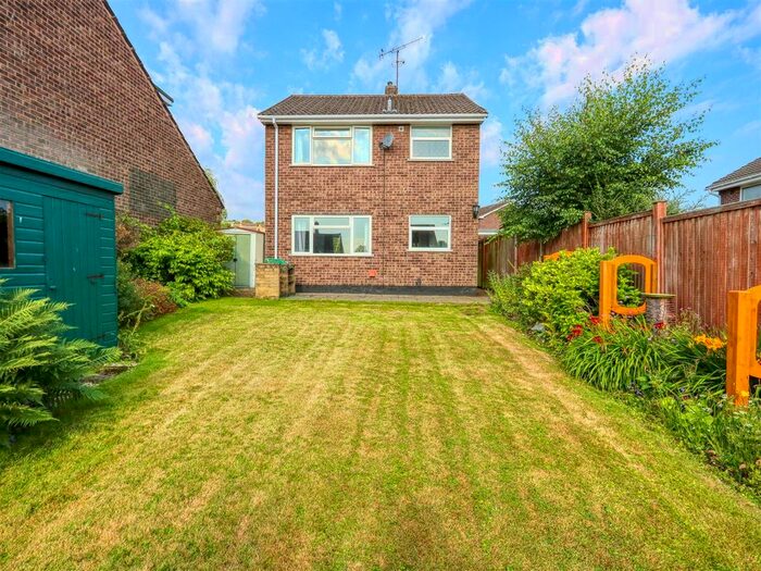 3 Bedroom Detached House To Rent In Pennywell Drive, Holymoorside, Chesterfield, Derbyshire, S42