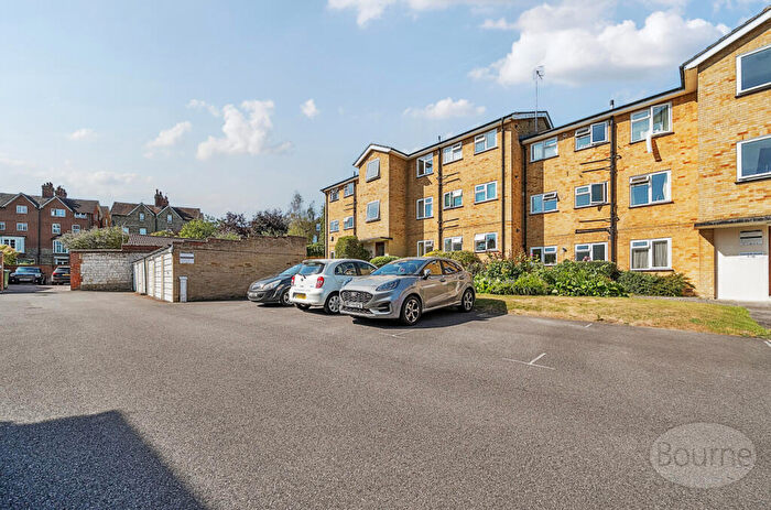 2 Bedroom Apartment For Sale In West Road, Guildford, Surrey, GU1