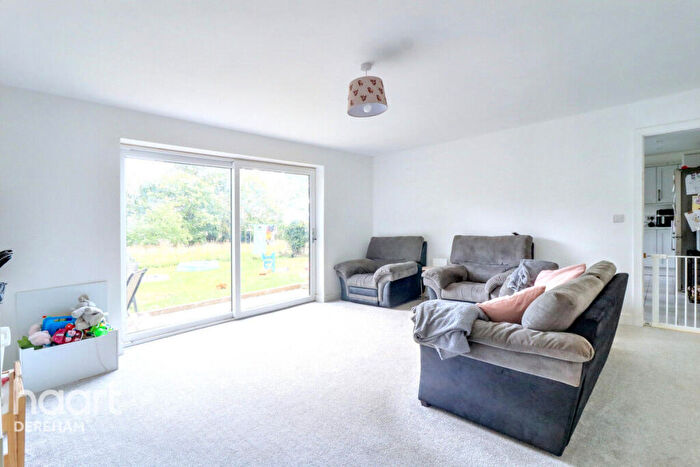 4 Bedroom Detached Bungalow For Sale In Bradenham Road, Shipdham, IP25