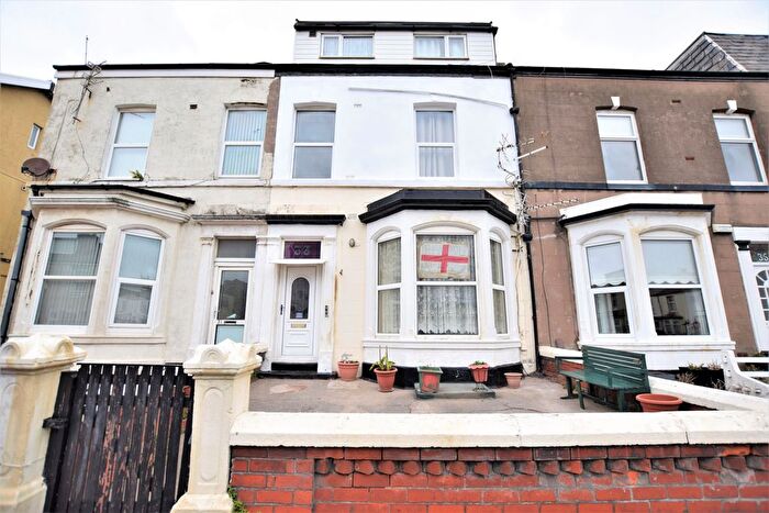 3 Bedroom Block Of Flats For Sale In Cocker Street, Blackpool, FY1
