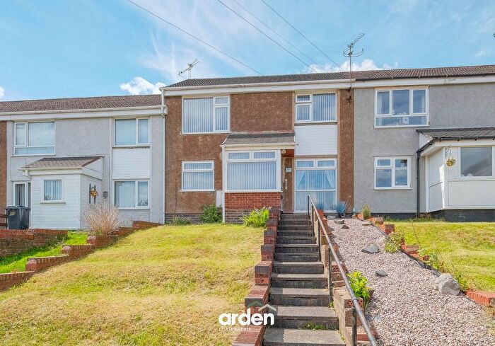 3 Bedroom Terraced House For Sale In The Roundabout, Birmingham, B31