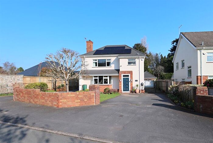 3 Bedroom Detached House For Sale In Homestead Gardens, Bristol, BS16