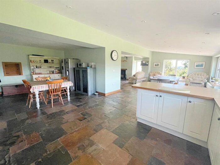 4 Bedroom Detached House For Sale In Abergwili, Carmarthen, SA31