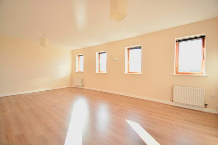 2 Bedroom Maisonette To Rent In Huntley Crescent, Milton Keynes, MK9