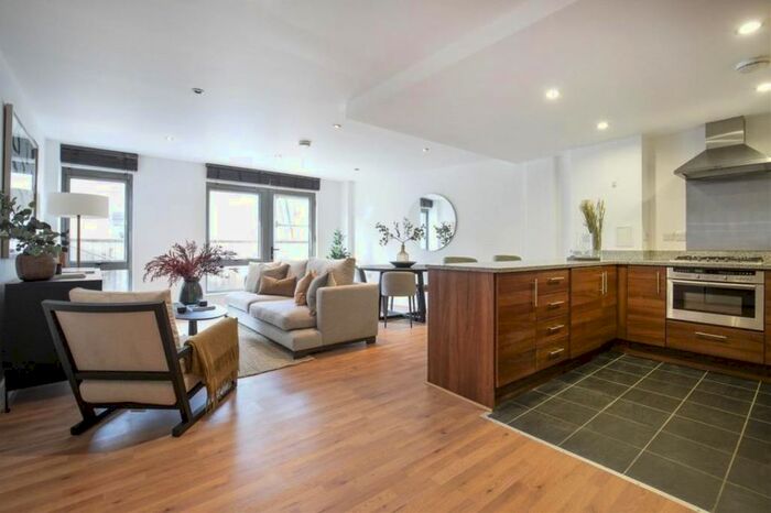 2 Bedroom Flat To Rent In Acacia Road, London, SW16