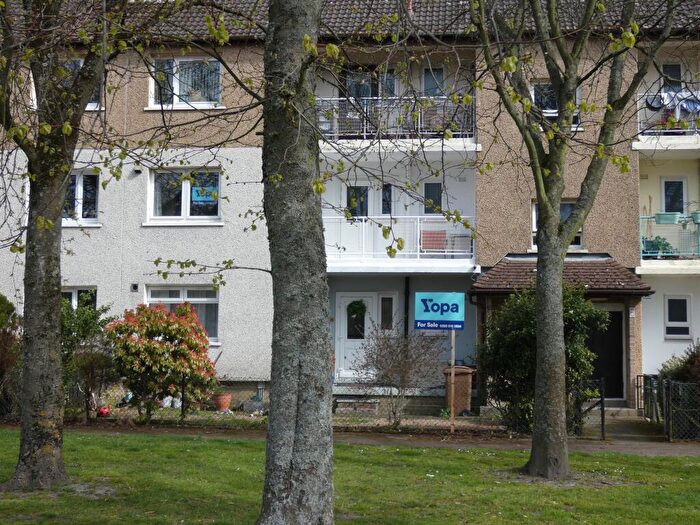 2 Bedroom Flat For Sale In Fernhill Drive, Aberdeen, AB16