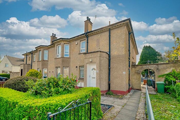 3 Bedroom Flat For Sale In Binend Road, Glasgow, G53
