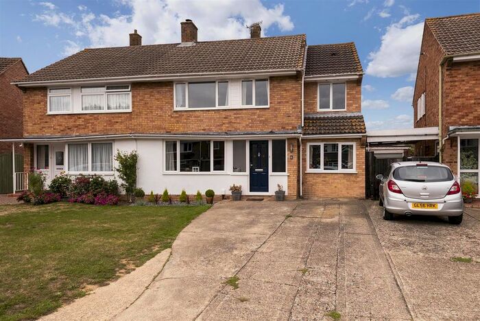 5 Bedroom Semi-Detached House To Rent In Arne Close, Tonbridge, TN10