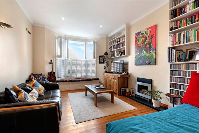 2 Bedroom Apartment For Sale In Marmora Road, London, SE22