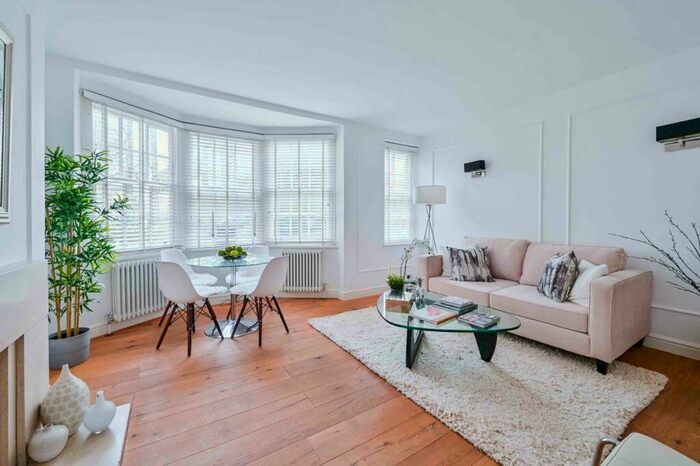 3 Bedroom Flat To Rent In South Grove, Highgate, London, N6