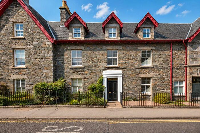 3 Bedroom Flat For Sale In Crieff Road, Aberfeldy, PH15