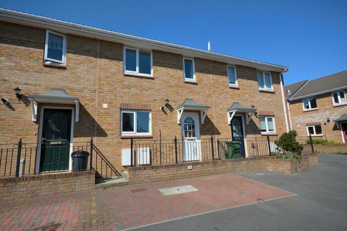 3 Bedroom Terraced House To Rent In The Sidings, Cowes, PO31