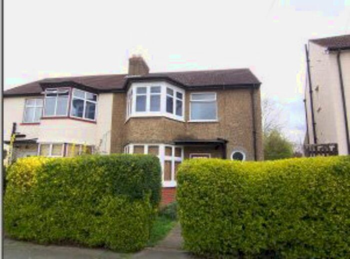 4 Bedroom Property To Rent In Hill Crescent, Surbiton, KT5
